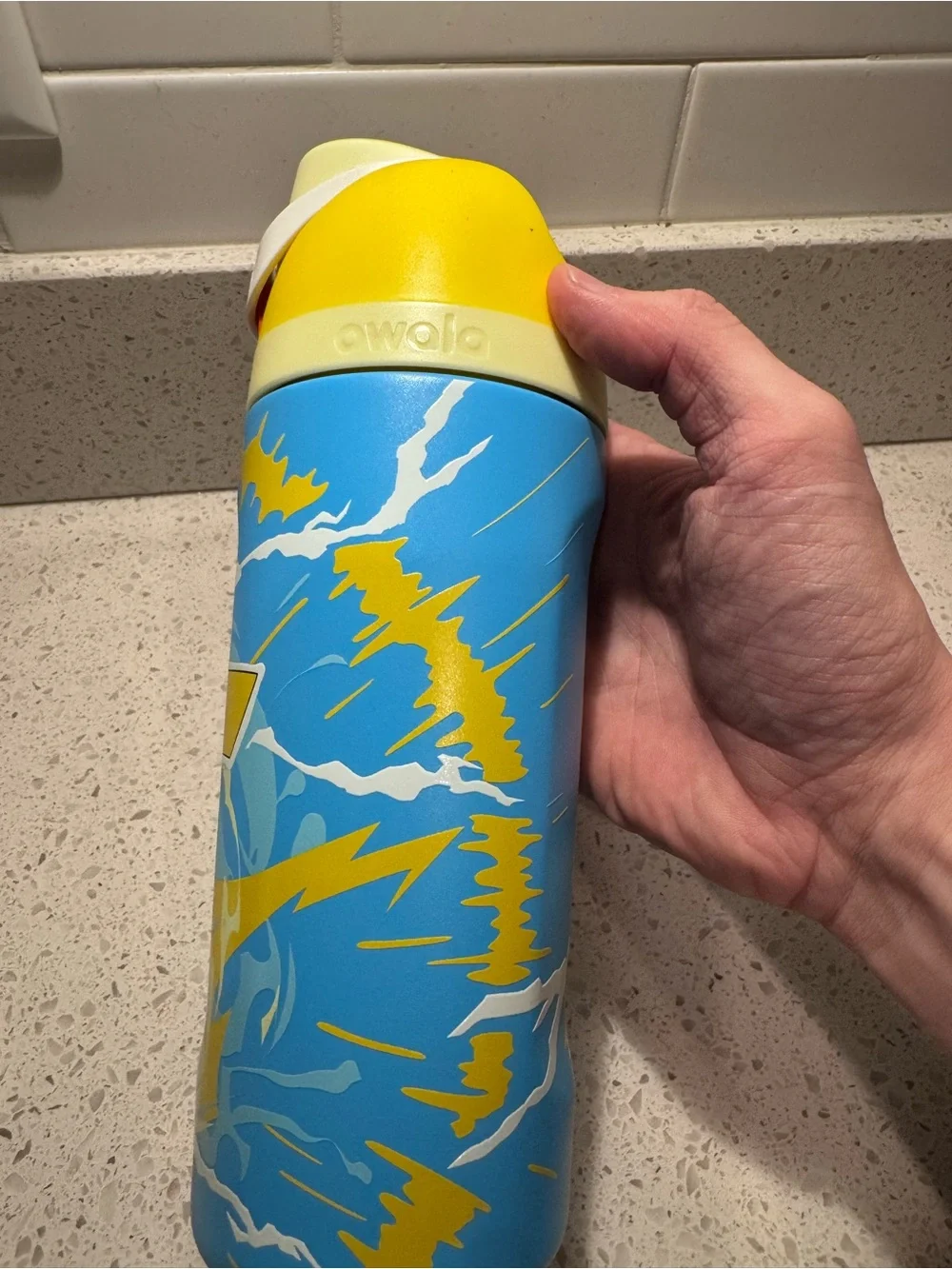 Pokemon x Owala Pikachu 16 oz Stainless Steel Freesip Water Bottle - IN HAND